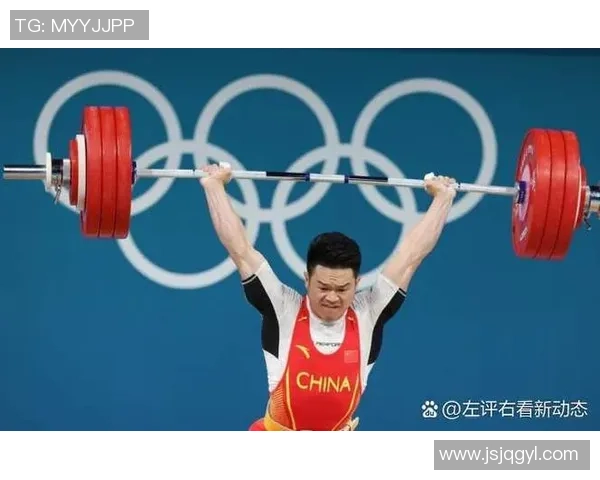 探索全球足坛传奇球星背后的故事与荣耀之路