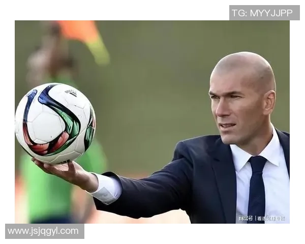 泥人足球明星：探寻这位传奇球员的成长之路与场外故事