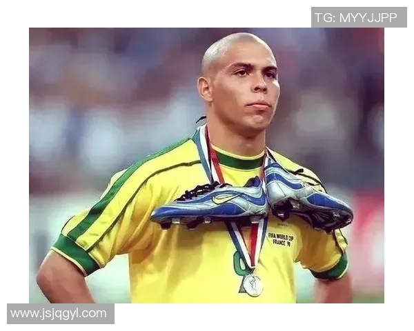 获得最多足球奖项的球星是谁？盘点全球足坛荣誉最多的传奇巨星