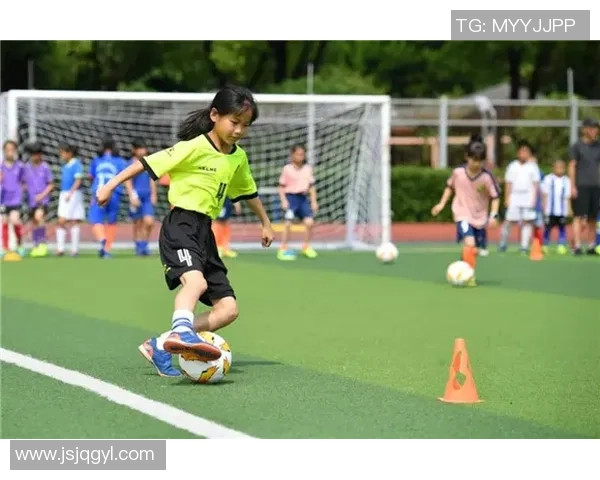 足球球星发型背后的秘密从发胶选择到球场风采展现