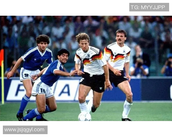 足球球星童年生活揭秘：从街头踢球到世界舞台的成长历程